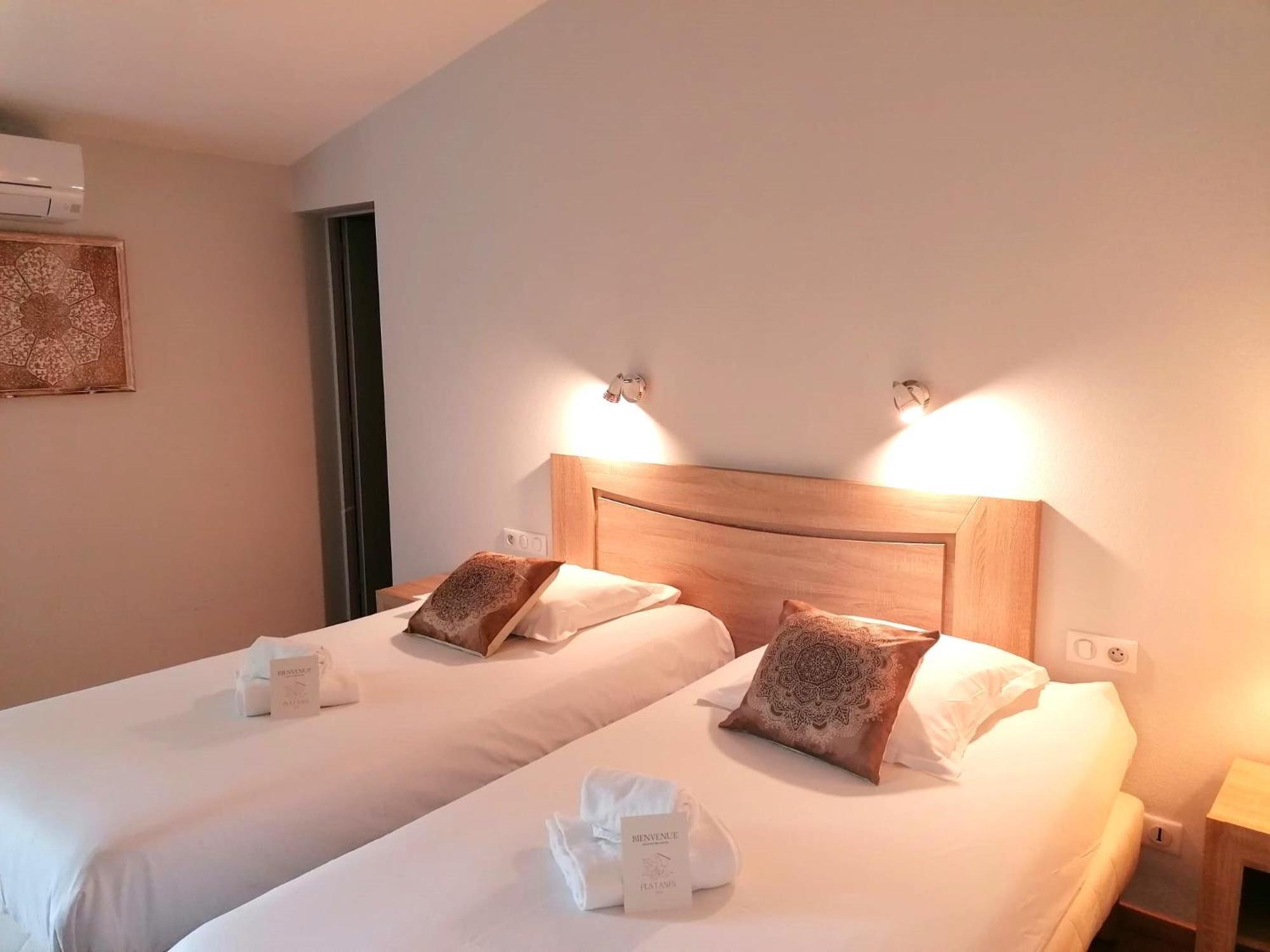 Hotel Platanes - Kb Hotel Group Etauliers Eksteriør billede